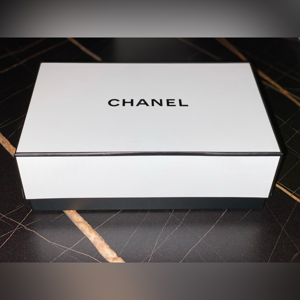 CHANEL box